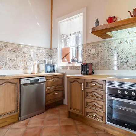 5 Bedroom Lovely In Holiday home