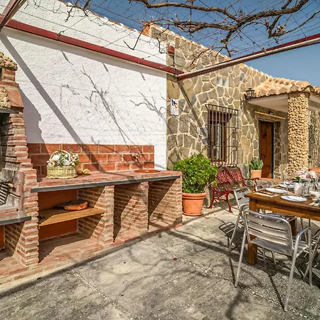 5 Bedroom Lovely In